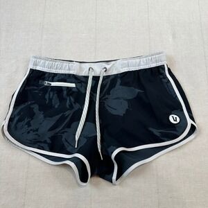 Vuori | Clementine Board Shorts Black Floral Athletic | Women's XS